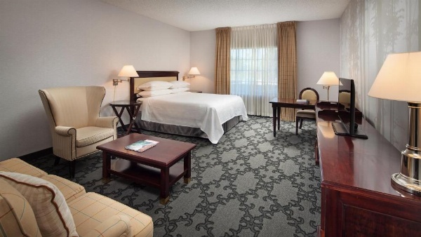 Anaheim Majestic Garden Hotel image 13